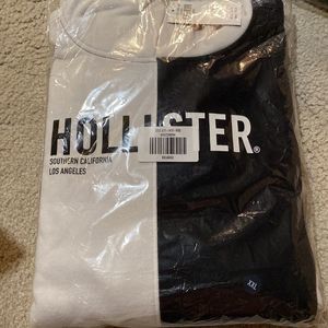 NWT - Hollister Men’s Logo Graphic Hoodie (Black & White ColorBlock)